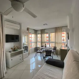 Luminoso, Acogedor Y A 3 Minutos De La Playa Apartamento